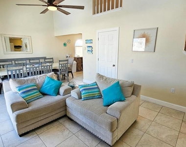 105 Peter Road - Photo Thumbnail 14