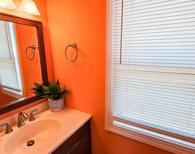 105 Peter Road - Photo Thumbnail 10