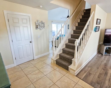 105 Peter Road - Photo Thumbnail 3