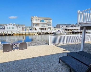 105 Peter Road - Photo Thumbnail 33