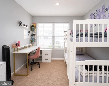 704 Dahlia Circle - Photo Thumbnail 14