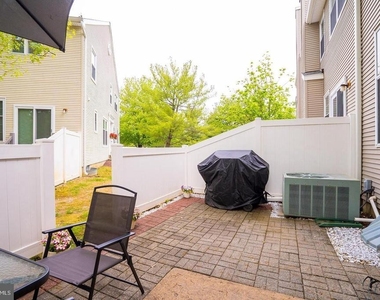 704 Dahlia Circle - Photo Thumbnail 22