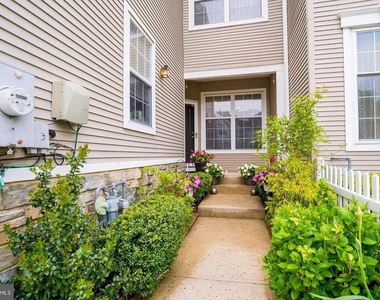 704 Dahlia Circle - Photo Thumbnail 5