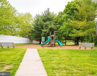 704 Dahlia Circle - Photo Thumbnail 26