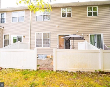 704 Dahlia Circle - Photo Thumbnail 23