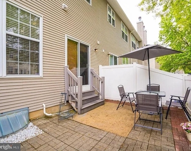 704 Dahlia Circle - Photo Thumbnail 21