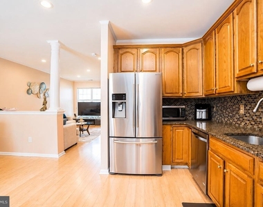 704 Dahlia Circle - Photo Thumbnail 8