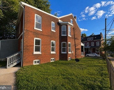 28 N Anderson Street - Photo Thumbnail 7