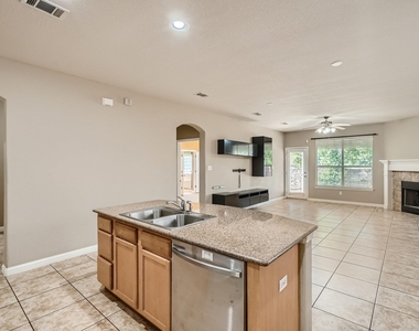 210 Arrowhead Trl - Photo Thumbnail 12