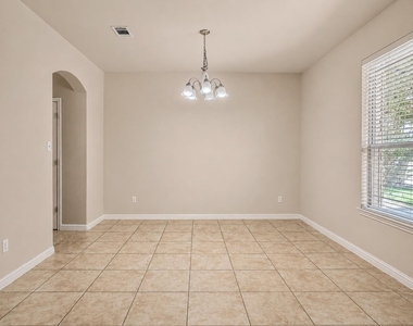 210 Arrowhead Trl - Photo Thumbnail 5
