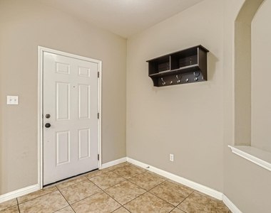 210 Arrowhead Trl - Photo Thumbnail 3