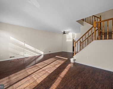 817 Thoreau Lane - Photo Thumbnail 8