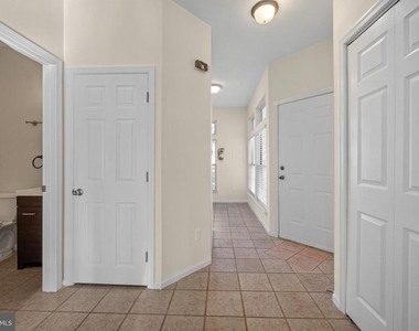 817 Thoreau Lane - Photo Thumbnail 12