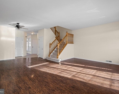 817 Thoreau Lane - Photo Thumbnail 7