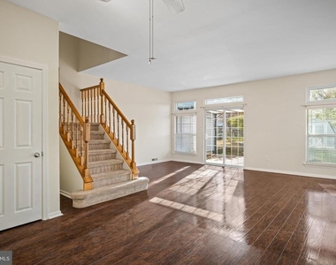 817 Thoreau Lane - Photo Thumbnail 6