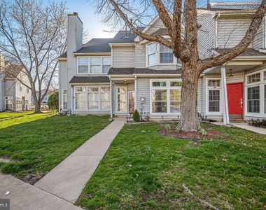 817 Thoreau Lane - Photo Thumbnail 2