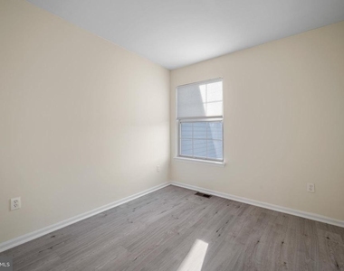 817 Thoreau Lane - Photo Thumbnail 21