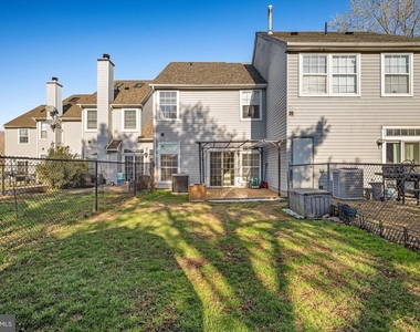 817 Thoreau Lane - Photo Thumbnail 3