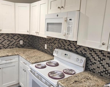 215 Chestnut Avenue - Photo Thumbnail 8