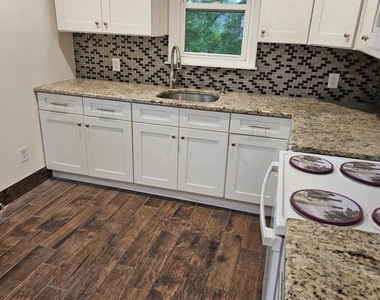 215 Chestnut Avenue - Photo Thumbnail 5