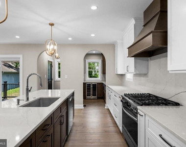 1833 W High Street - Photo Thumbnail 12
