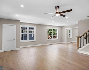 1833 W High Street - Photo Thumbnail 6