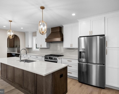 1833 W High Street - Photo Thumbnail 13