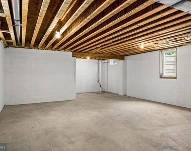 1833 W High Street - Photo Thumbnail 31