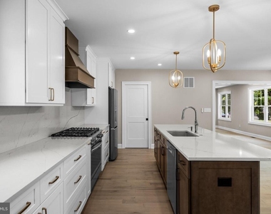 1833 W High Street - Photo Thumbnail 11