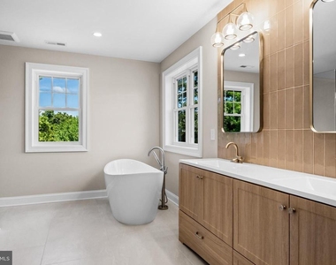 1833 W High Street - Photo Thumbnail 21