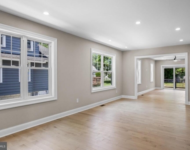 1833 W High Street - Photo Thumbnail 7