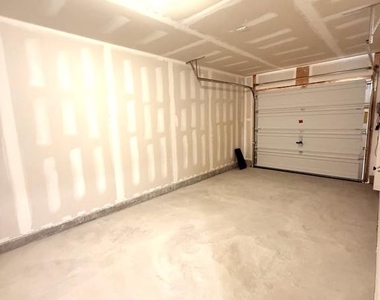 106 Clinton Street - Photo Thumbnail 22