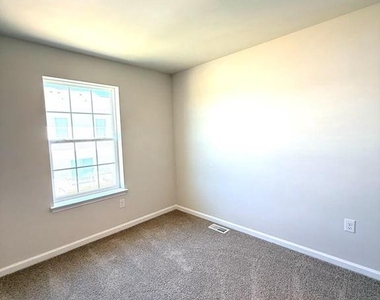 106 Clinton Street - Photo Thumbnail 13