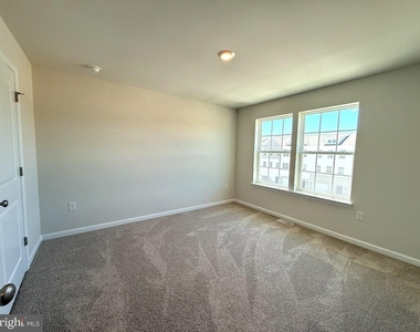 106 Clinton Street - Photo Thumbnail 8