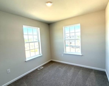 106 Clinton Street - Photo Thumbnail 14