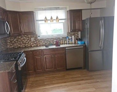 206 Stevenson Avenue - Photo Thumbnail 5