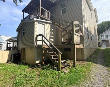 125 E Main Street - Photo Thumbnail 1