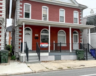 443 N Mulberry Street - Photo Thumbnail 1