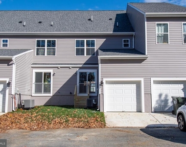 504 Wheatley Drive - Photo Thumbnail 2
