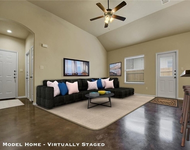 265 Joanne Loop - Photo Thumbnail 1