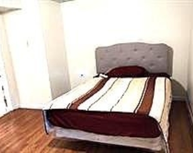 5811 89th Avenue - Photo Thumbnail 3