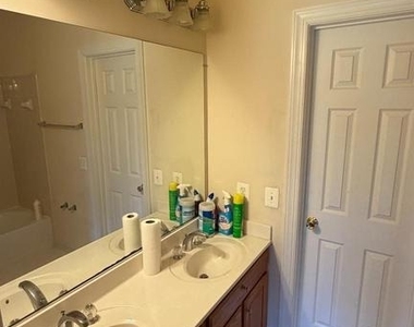 401 Dennis Magruder Drive - Photo Thumbnail 5