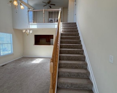 3906 Elan Court - Photo Thumbnail 10