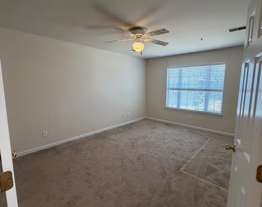 3906 Elan Court - Photo Thumbnail 15