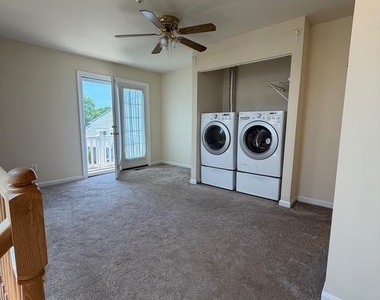 3906 Elan Court - Photo Thumbnail 9