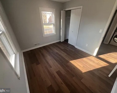 3516 Longfellow Street - Photo Thumbnail 7