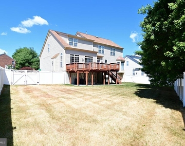 4502 Rockdale Lane - Photo Thumbnail 3