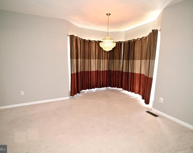 4502 Rockdale Lane - Photo Thumbnail 18