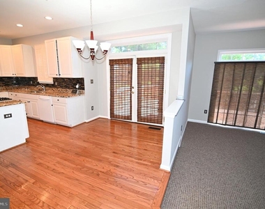 4502 Rockdale Lane - Photo Thumbnail 10
