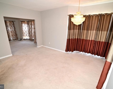 4502 Rockdale Lane - Photo Thumbnail 17
